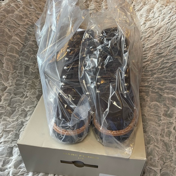 💥NWT💥 Marc Fisher LTD Cade Genuine Shearling Cuff Lace-up Boot - Picture 15 of 15